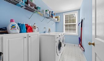 600 STONEHAM Ct, Ambler, PA 19002