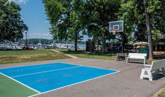 45 E LAKE Dr, Annapolis, MD 21403