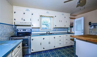 117 Wolcott Ave, Middletown, RI 02842