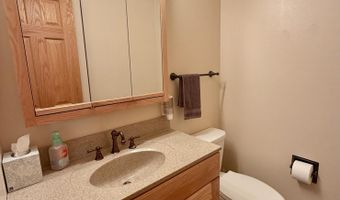 111 Church Dr, Aberdeen, SD 57401