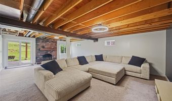 9616 Antonette Hills Dr, Affton, MO 63123