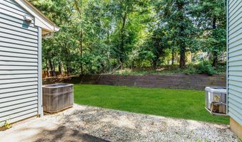 108 Dundee Ct, Aberdeen, NJ 07747