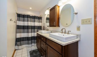 612 Shakespeare Dr, Avon, IN 46123