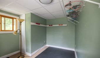 648 Beech Hill Rd, Auburn, ME 04210