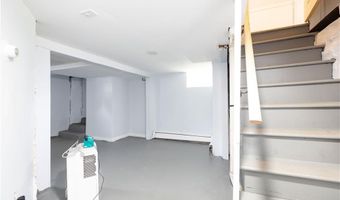 12 BROAD St, Coventry, RI 02816