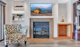 1 3RD St 204, Astoria, OR 97103