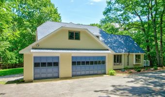 17 Stone Pound Ln, Atkinson, NH 03811