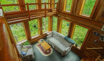 58 River Rd, Abbot, ME 04406