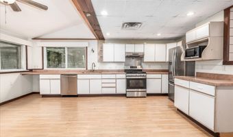 6 Caye Rd, Danbury, CT 06811