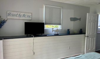 110 Winsor Ave, North Kingstown, RI 02852