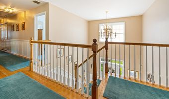 699 Andrea Ct, Cheshire, CT 06410