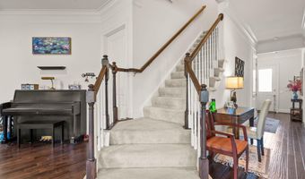 41699 BROOKEBOUROUGH Ct, Aldie, VA 20105