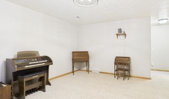 605 S Palmer Dr, Brandon, SD 57005