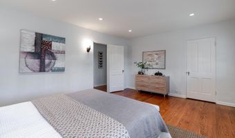 2051 Mendocino Ln, Altadena, CA 91001