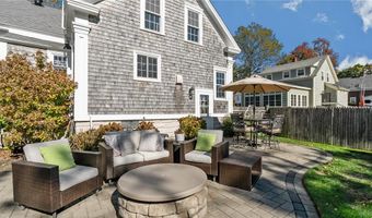 50 Charles St, Bristol, RI 02809
