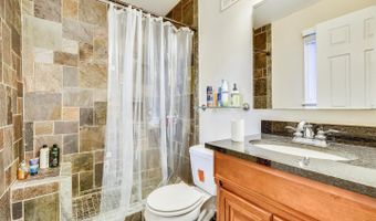 7513 HOLIDAY Ter, Bethesda, MD 20817