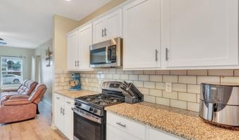 33 Chinquapin St, Beaufort, SC 29906