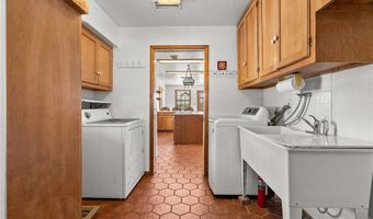 8525 Wildflower Ln, Agua Dulce, CA 91390