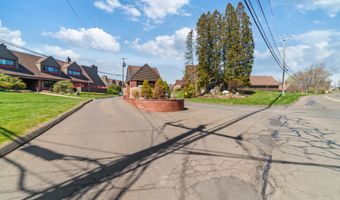 72 Montoya Dr 72, Branford, CT 06405