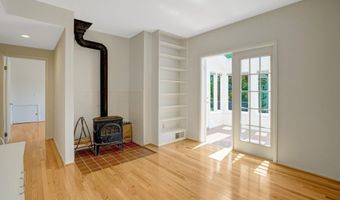 203 W GLENDALE Ave, Alexandria, VA 22301