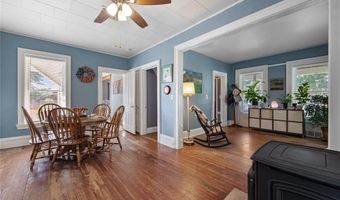 207 N Davis St, Anamosa, IA 52205
