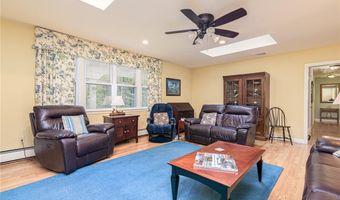 125 Stony Ln, Exeter, RI 02822