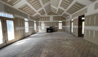 88 C Tombfield Rd, Camden, SC 29020