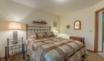 7549 W Village Crest Dr, Madison, WI 53719