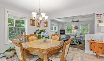 49 Hadlock Rd, Falmouth, ME 04105