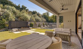 4050 Contera Rd, Encino, CA 91436