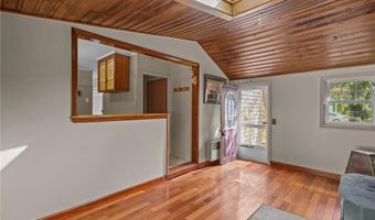 73 Penguin Ave, Warwick, RI 02818