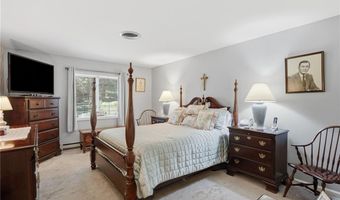 115 Pine Glen Dr, East Greenwich, RI 02818