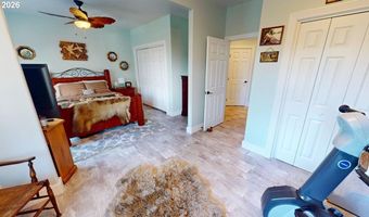 917 5 7TH St, Brookings, OR 97415