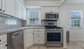 25-27 W 6th St, Bayonne, NJ 07002