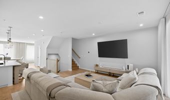 43498 MADISON SPRINGS Ter, Ashburn, VA 20148