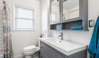 814 Indiana St, Baldwin City, KS 66006