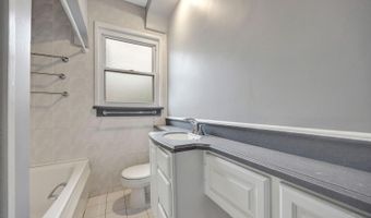 5516 Raceview Ave, Cincinnati, OH 45248