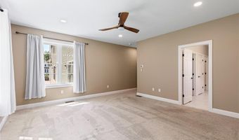 8 Lyn Ct, Cumberland, RI 02864
