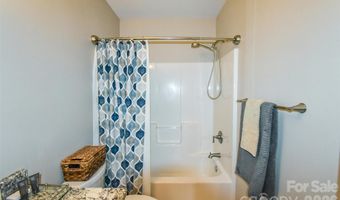 123 White Oak Road Ext, Arden, NC 28704
