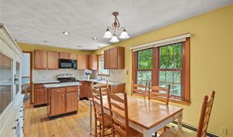 13 Sunnyside Dr, Cumberland, RI 02864