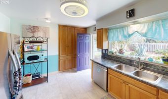 1239 IRIS St, Brookings, OR 97415