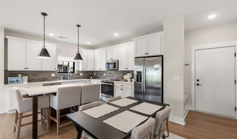 2302 SW Parkway Ln, Ankeny, IA 50023