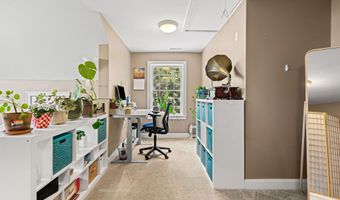 60 Camelot Dr, Bedford, NH 03110