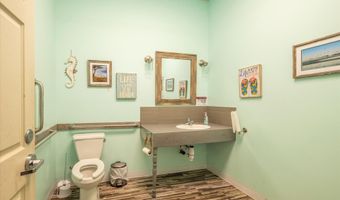 215 SE 10TH St, Bandon, OR 97411