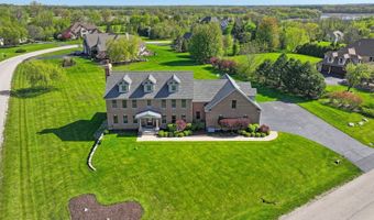 575 Hidden Creek Dr, Antioch, IL 60002