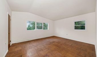 102 OLYMPIA Dr, Claymont, DE 19703