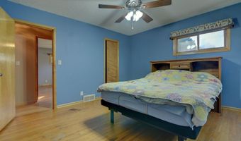 201 4th St, Armstrong, IA 50514