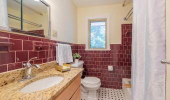 7041 CINDY Ln, Annandale, VA 22003