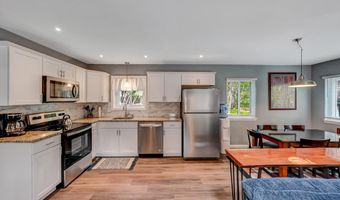 227 Valley View Dr, Albrightsville, PA 18210