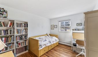 6 Advocate Pl, Danbury, CT 06810